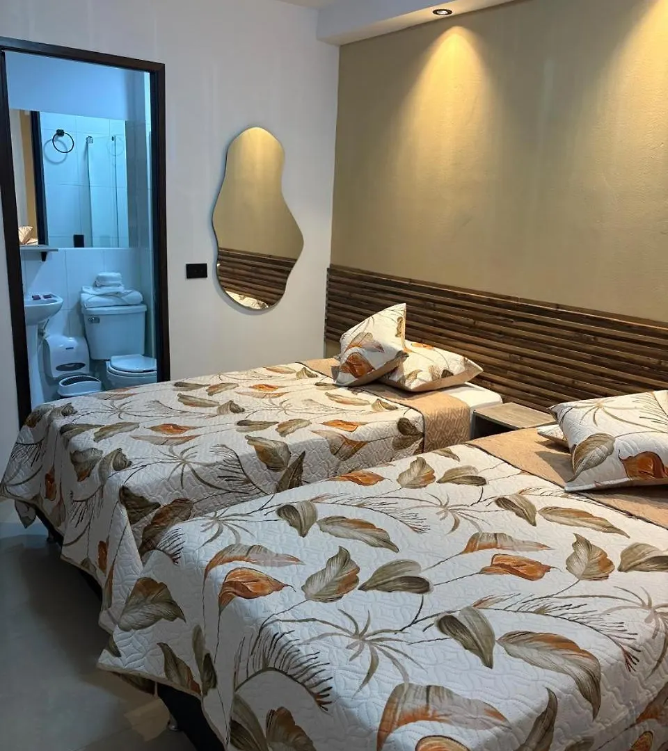 Hotel Lesus Medellín 0*,  Colombia